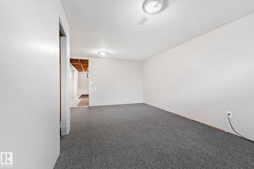10602 100 Avenue, Fort Saskatchewan, AB - Indoor Photo Showing Other Room