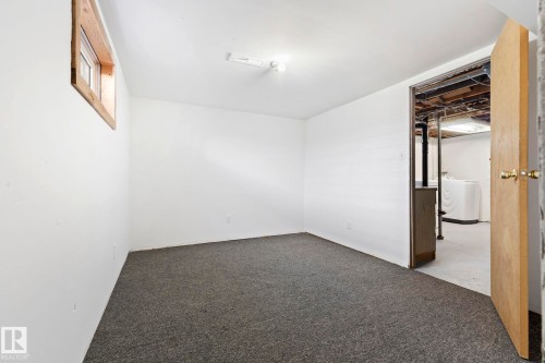 10602 100 Avenue, Fort Saskatchewan, AB - Indoor Photo Showing Other Room