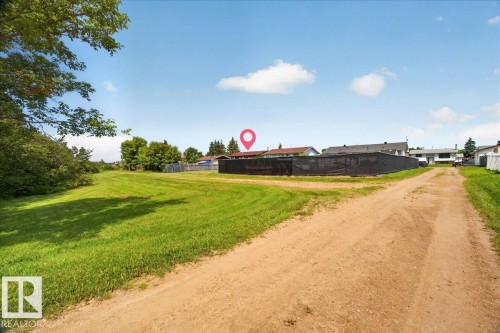 Image quality insufficient for description - 5215 50 Avenue, Bruderheim, AB - Outdoor
