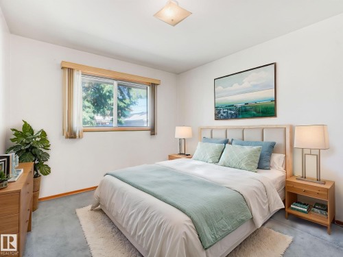 12418 125 Street Nw, Edmonton, AB - Indoor Photo Showing Bedroom