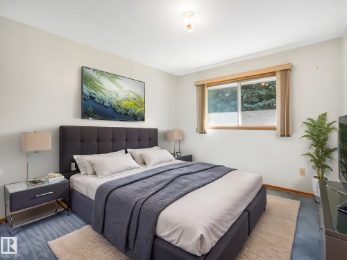 12418 125 Street Nw, Edmonton, AB - Indoor Photo Showing Bedroom