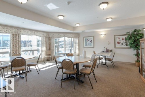 360 2750 55 Street, Edmonton, AB - Indoor Photo Showing Dining Room