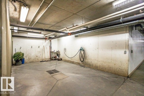 360 2750 55 Street, Edmonton, AB - Indoor Photo Showing Garage