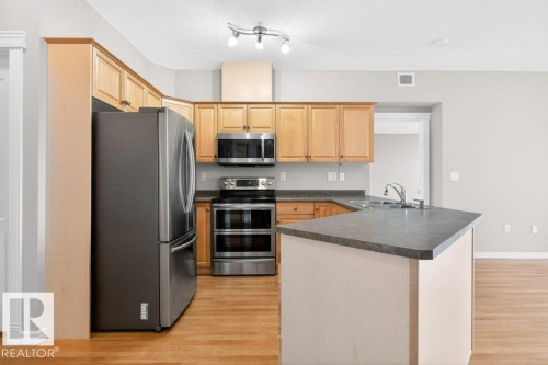 360 2750 55 Street, Edmonton, AB - Indoor Photo Showing Kitchen