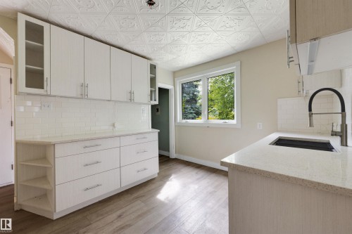 10612 127 Street, Edmonton, AB 