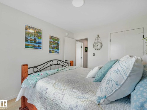 157 Garneau Gate, Spruce Grove, AB - Indoor Photo Showing Bedroom