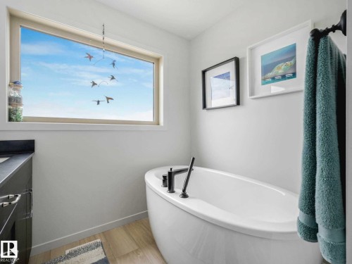 157 Garneau Gate, Spruce Grove, AB - Indoor Photo Showing Bathroom