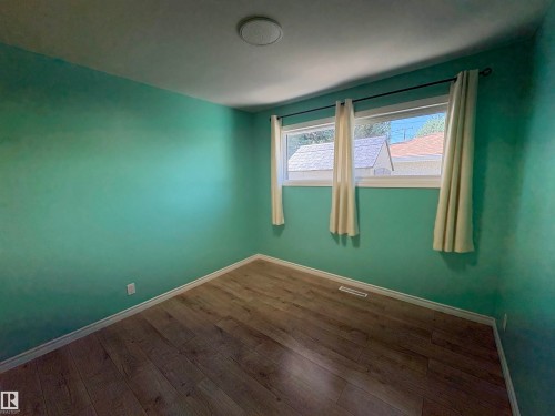 13032 90 Street, Edmonton, AB 