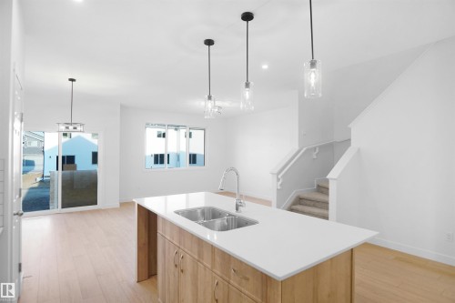 17715 7 Street, Edmonton, AB 