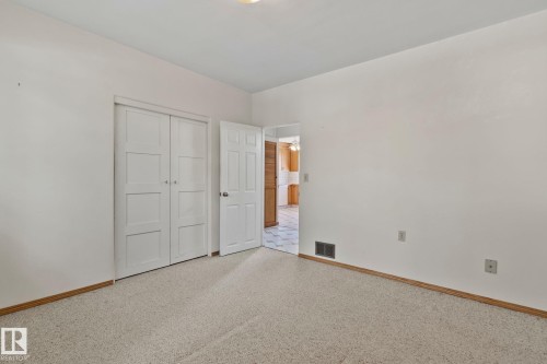 9727 69 Avenue, Edmonton, AB - Indoor Photo Showing Other Room