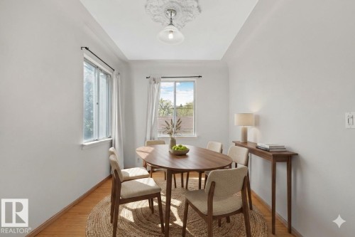 9727 69 Avenue, Edmonton, AB - Indoor Photo Showing Dining Room