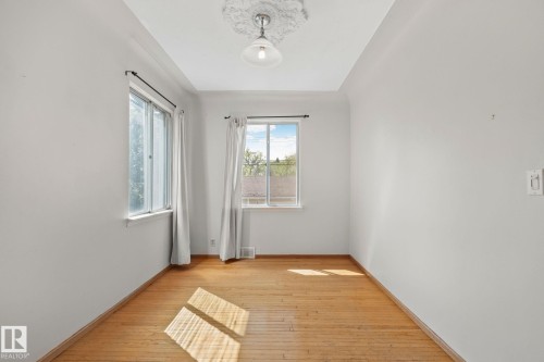 9727 69 Avenue, Edmonton, AB - Indoor Photo Showing Other Room