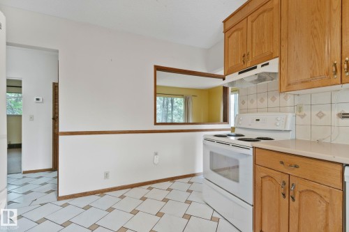 9727 69 Avenue, Edmonton, AB - Indoor Photo Showing Kitchen
