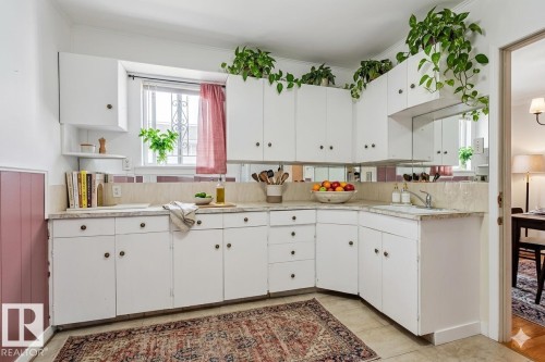 9727 69 Avenue, Edmonton, AB - Indoor Photo Showing Kitchen