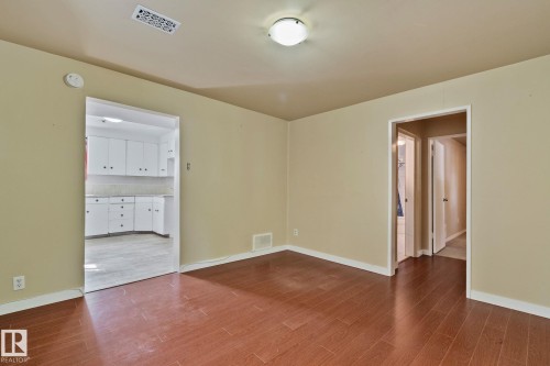 9727 69 Avenue, Edmonton, AB - Indoor Photo Showing Other Room