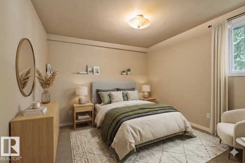 9727 69 Avenue, Edmonton, AB - Indoor Photo Showing Bedroom