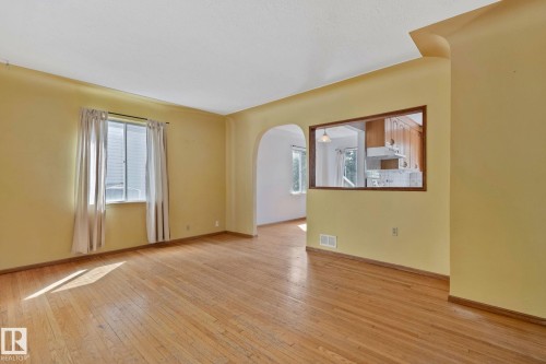 9727 69 Avenue, Edmonton, AB - Indoor Photo Showing Other Room