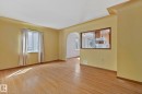 9727 69 Avenue, Edmonton, AB  - Indoor Photo Showing Other Room 