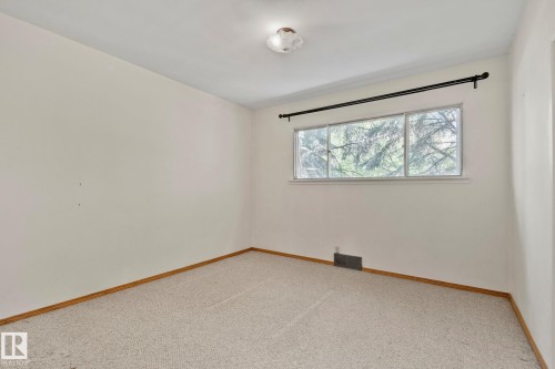 9727 69 Avenue, Edmonton, AB - Indoor Photo Showing Other Room