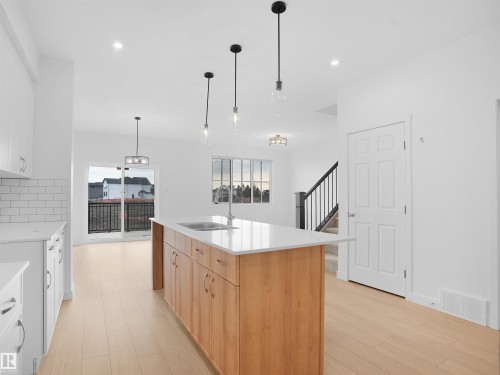 17823 7 Street, Edmonton, AB 