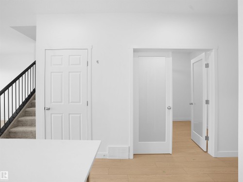 17823 7 Street, Edmonton, AB 