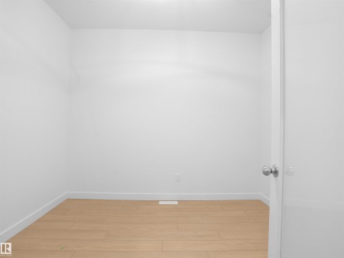 17823 7 Street, Edmonton, AB 