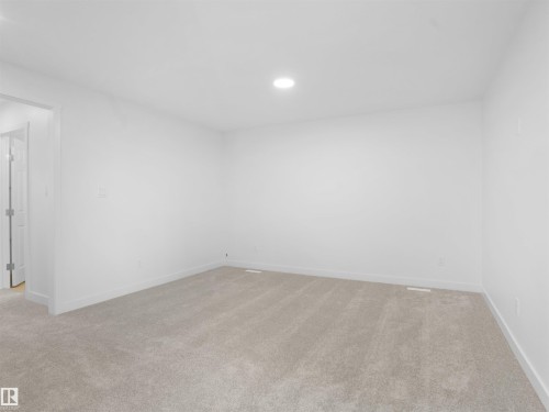17823 7 Street, Edmonton, AB 