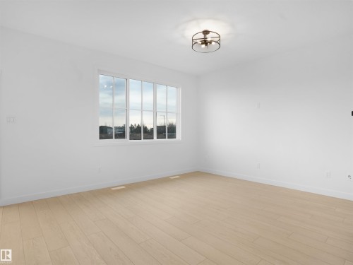 17823 7 Street, Edmonton, AB 