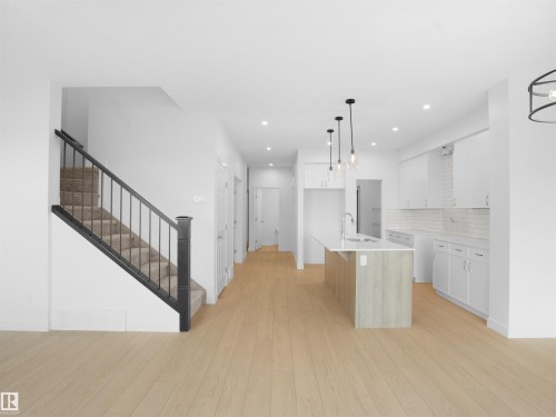 17823 7 Street, Edmonton, AB 