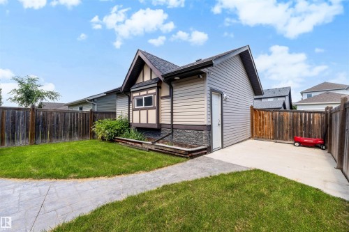 1522 Chapman Way, Edmonton, AB 