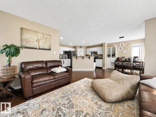 526 173A Street, Edmonton, AB 