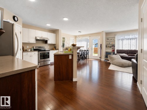 526 173A Street, Edmonton, AB 
