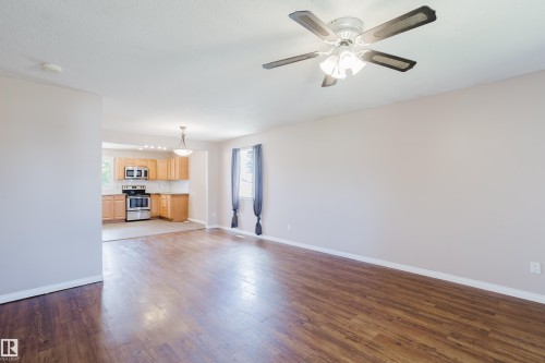 8707 151 Avenue, Edmonton, AB 