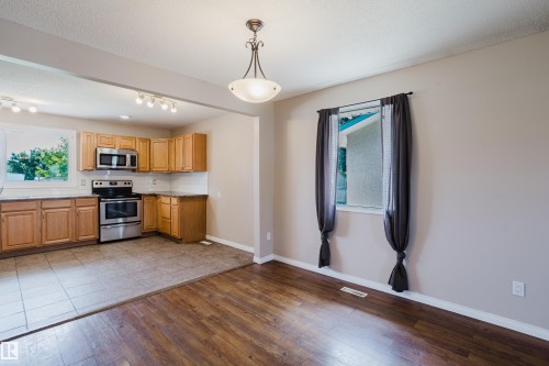 8707 151 Avenue, Edmonton, AB 