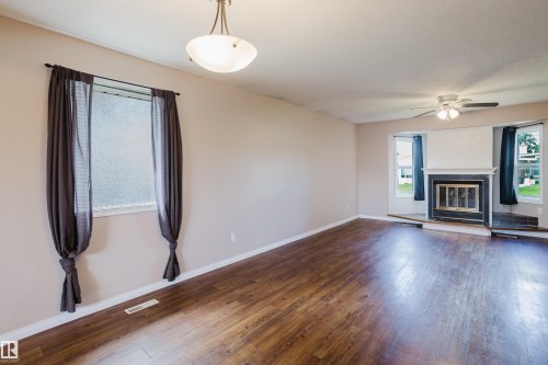 8707 151 Avenue, Edmonton, AB 