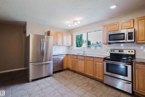 8707 151 Avenue, Edmonton, AB 