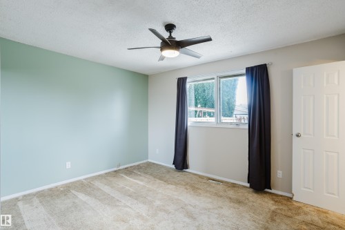 8707 151 Avenue, Edmonton, AB 
