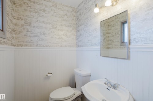 8707 151 Avenue, Edmonton, AB 