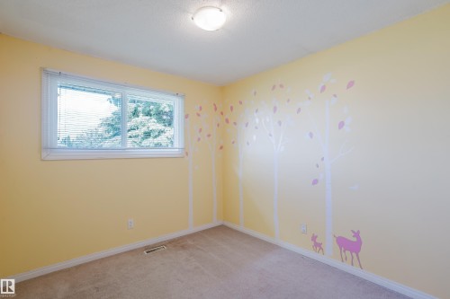 8707 151 Avenue, Edmonton, AB 