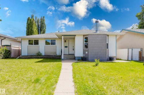 8707 151 Avenue, Edmonton, AB 