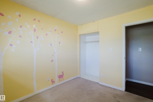 8707 151 Avenue, Edmonton, AB 