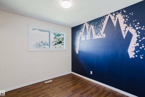 8707 151 Avenue, Edmonton, AB 