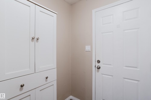 8707 151 Avenue, Edmonton, AB 