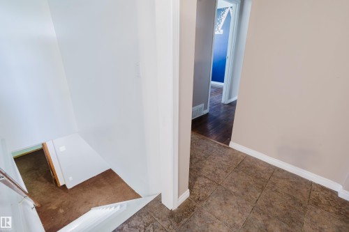 8707 151 Avenue, Edmonton, AB 