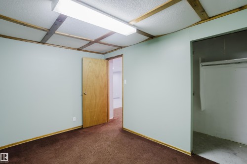 8707 151 Avenue, Edmonton, AB 