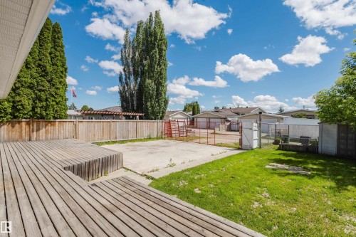 8707 151 Avenue, Edmonton, AB 