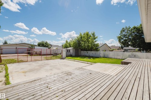 8707 151 Avenue, Edmonton, AB 
