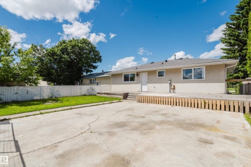 8707 151 Avenue, Edmonton, AB 