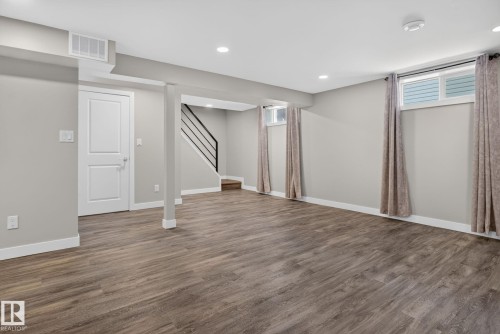 6704 94A Avenue, Edmonton, AB 