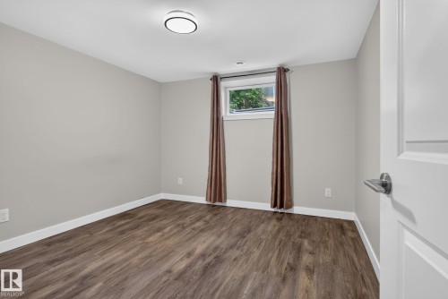 6704 94A Avenue, Edmonton, AB 